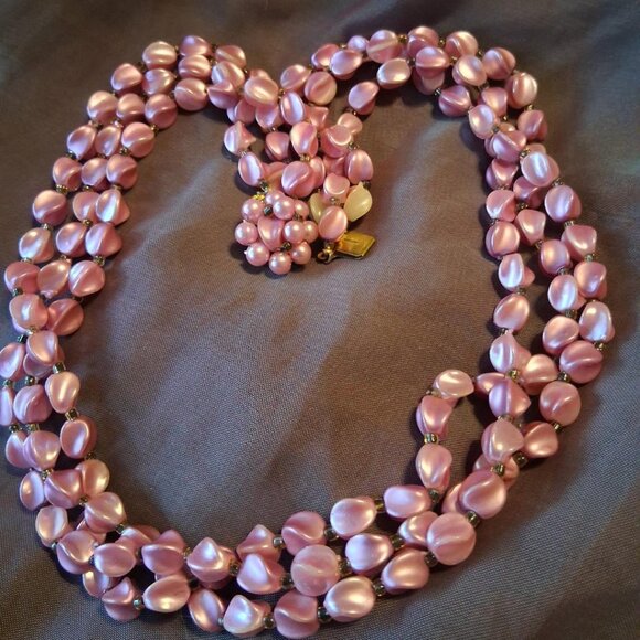 Vintage 3 Strand Pink Beaded Necklace Made in Hong Kong - Picture 1 of 4